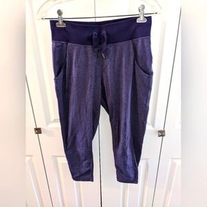 Size 4 Lululemon capri joggers